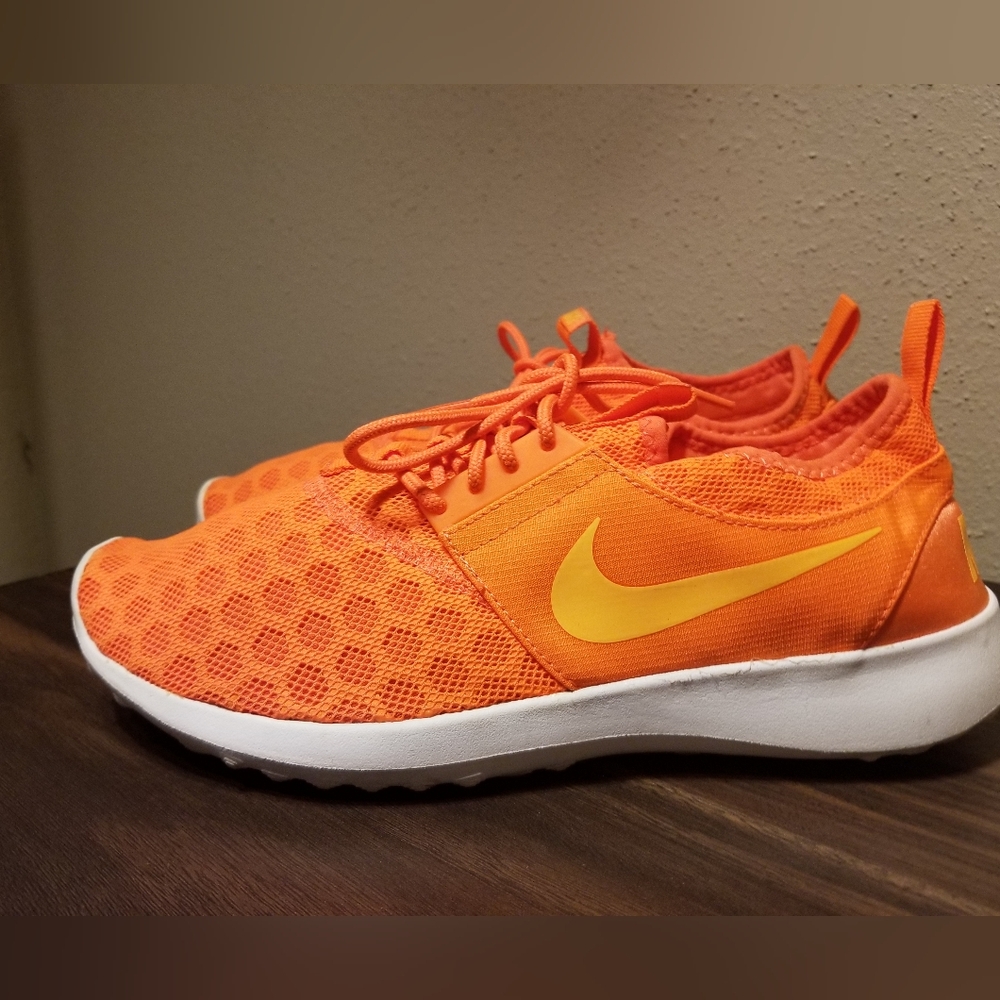 Women's Nike Tennis Shoes